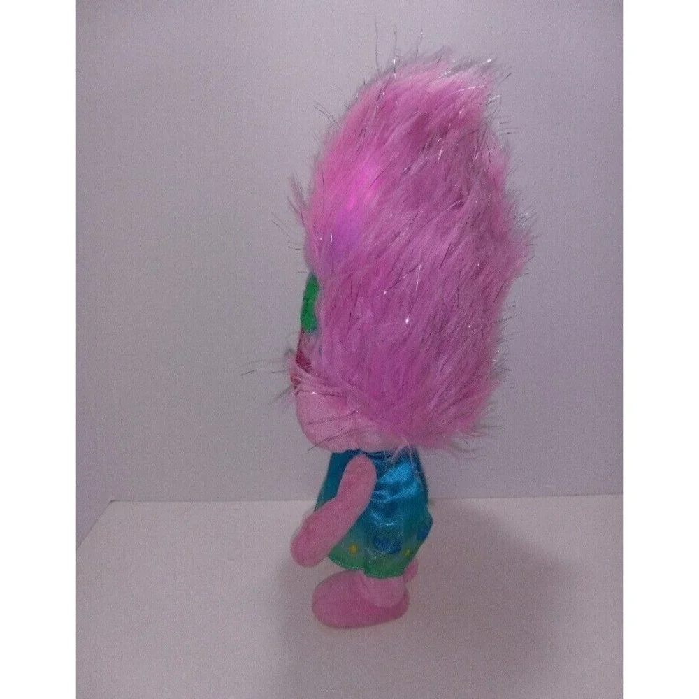 Trolls World Tour Color Poppin' Poppy Toy Sings and Lights up‎